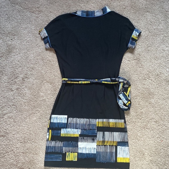 Bcbg MaxAzria Dress size extra small. Beautiful fit. - Picture 5 of 6